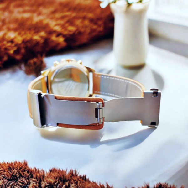 Men Quartz Watche Golden Color - Image 2
