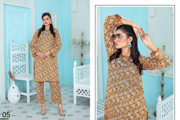 2 Pcs Women Unstitched khaddar Printed Suit - Image 2